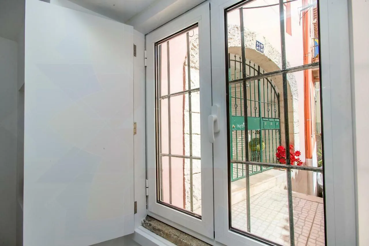 Alfama Historical Apartment Lisbon